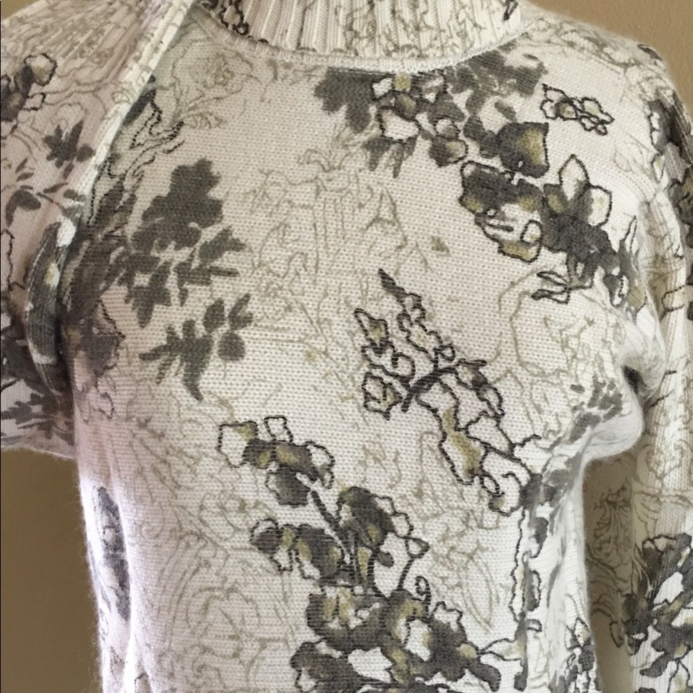 Sweater - Picture 3 of 6